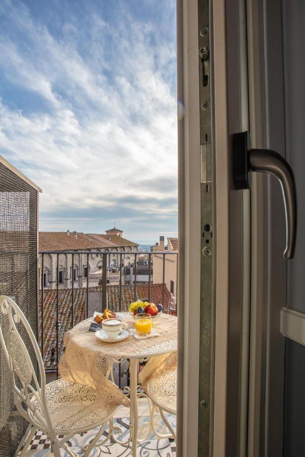 Bed and Breakfast Le Torri Di Tarquinia Exterior foto